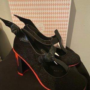 Hot Chocolate Designs Heels Dracula